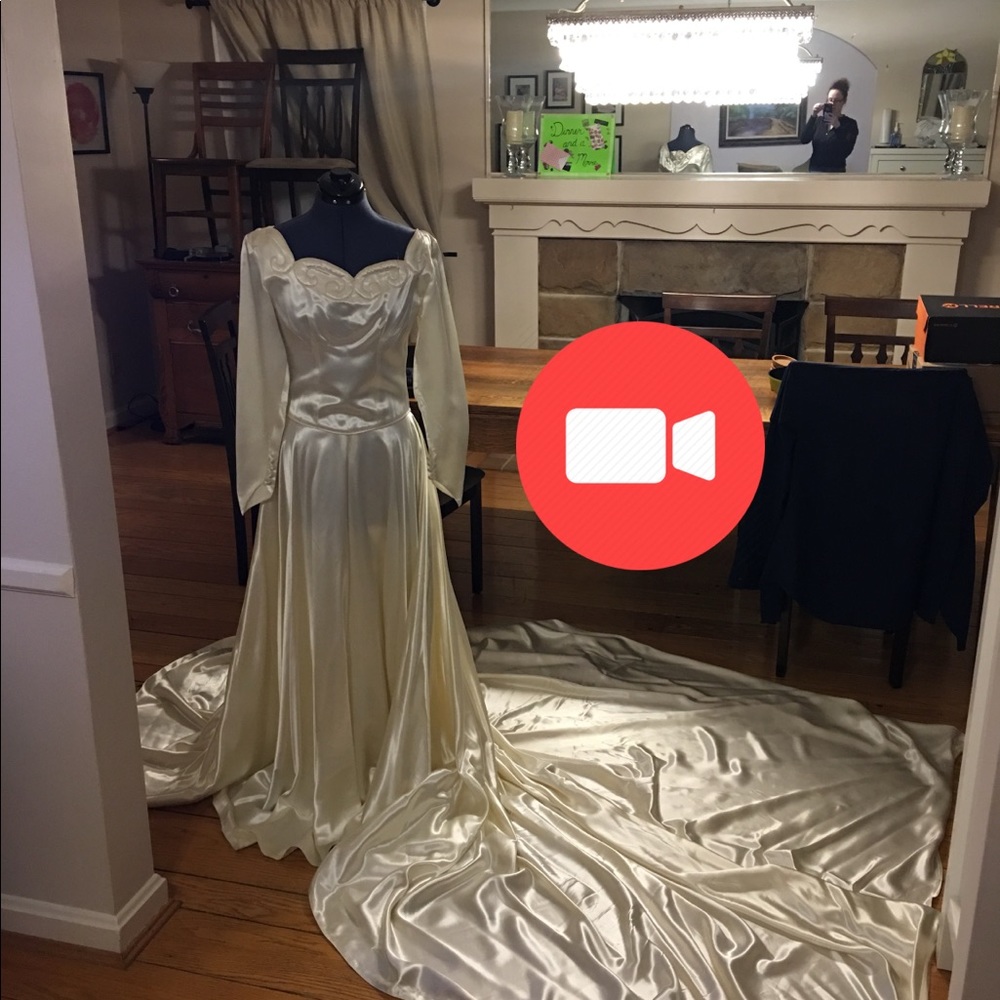 Ivory Vintage wedding dress